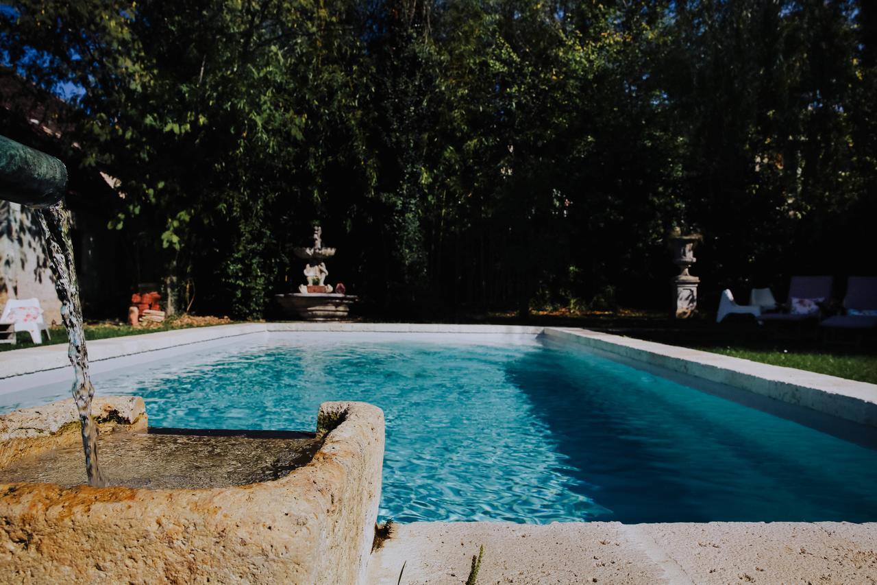 La Maison Bleue Villereal Exterior photo